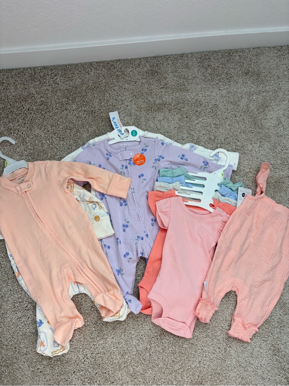 Carter's baby girl 0-3 month clothes